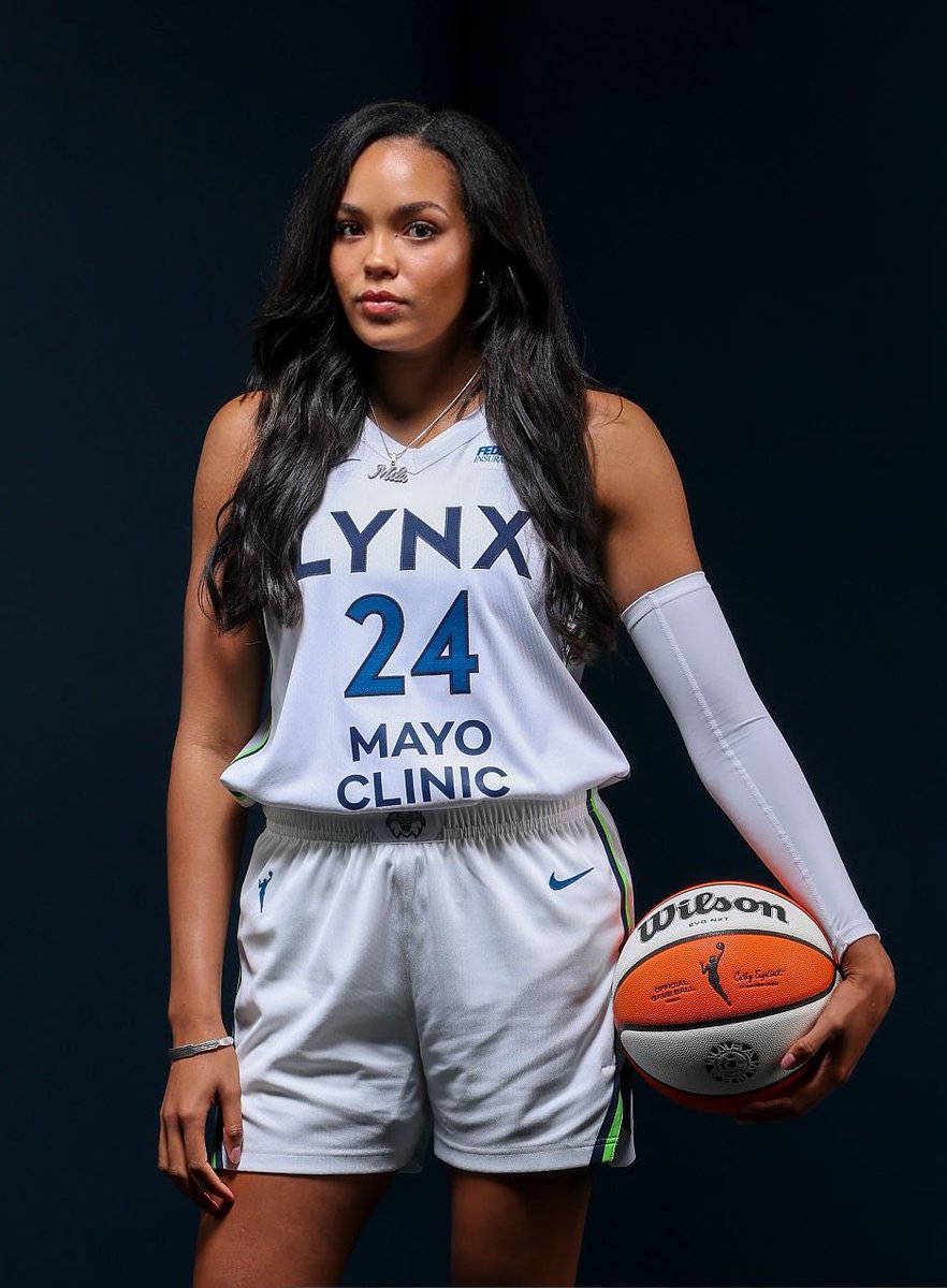 trendyhoopstars's tweet image. Napheesa Collier vs Chicago:
19 PTS
8 RBS
4 AST
4 BLK
Minnesota wins, 91-68! β¨