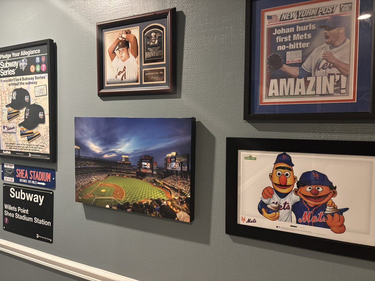 MarkGriffithATL's tweet image. Well, it’s not Grimace or Elmo, but the #mets are now 3-0 since Bert and Ernie joined the wall!