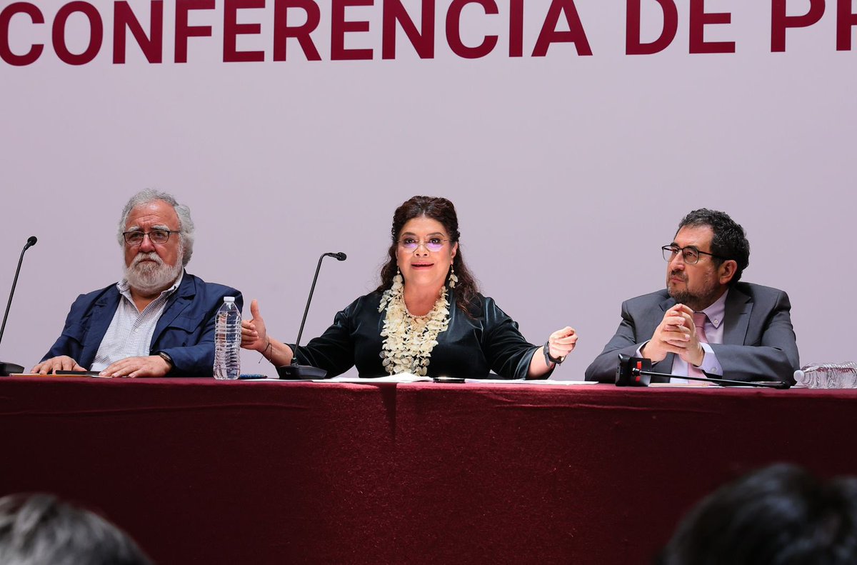AnitaLomeli's tweet image. Las esculturas del Che y Fidel "no pueden subastarse; son un bien público que pertenece a la Ciudad de México. Deben estar en un lugar simbólico de la ciudad" afirmó @ClaraBrugadaM.