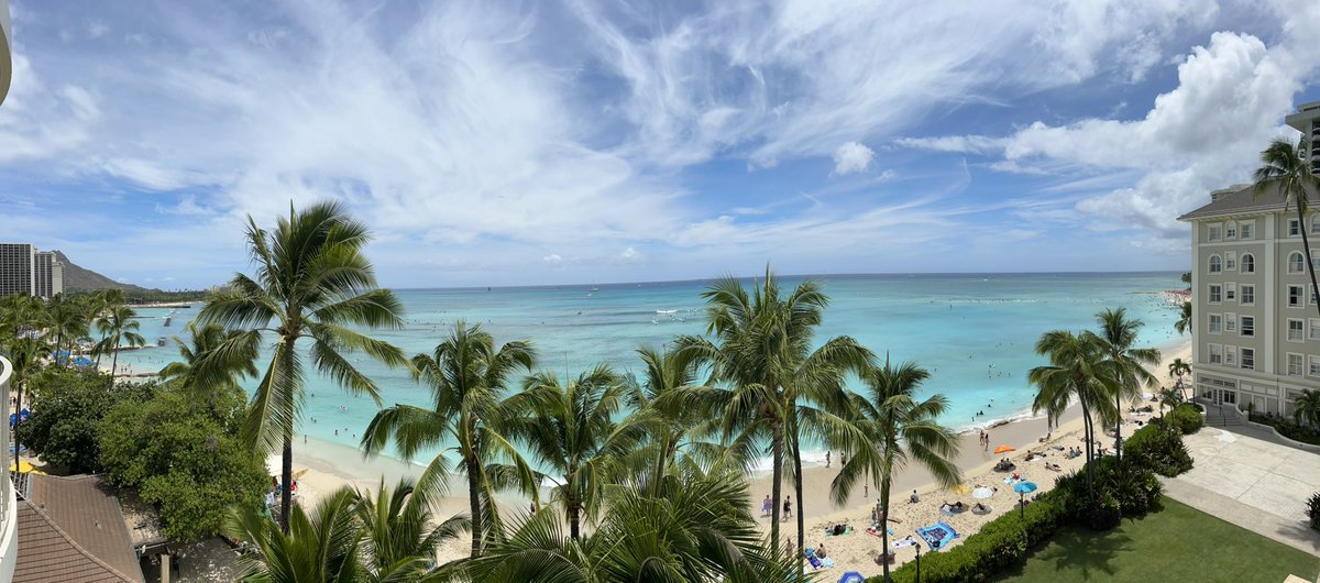 Jane_Arthur_'s tweet image. Room with a view 🌴🌊 I am not often speechless #Hawaii #WaikikiBeach