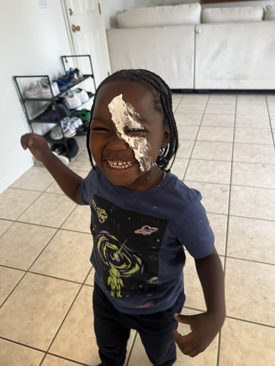 __BOOSIEBADASS's tweet photo. Happy 5th birthday son!!! https://t.co/MyvEmvUYD7