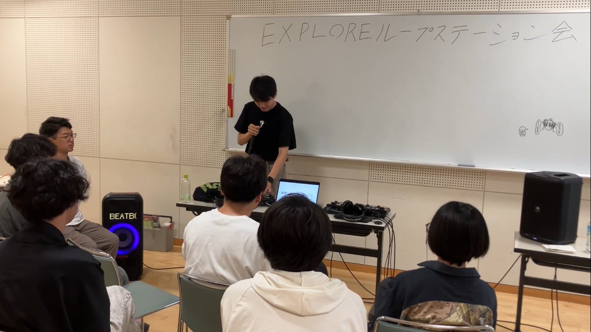 HokudaiBeatBox's tweet photo. ループステーションぷちイベント開催しました！
ショーケースからループステーションの仕組みや音響の仕組みの解説、さらにループステーション体験会と、ルーパーはじめ多くのメンバーに協力いただいて楽しく学べる機会になりました！ https://t.co/qtc4XaIb8a