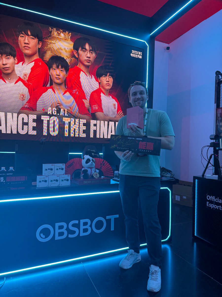 We had some incredible visitors at the OBSBOT booth today! 

Huge thanks to the talented casters <a href="/BLAMMOBA/">BLAM</a>  (Honor of Kings) and <a href="/HystericsCasts/">Hysterics</a> (League of Legends) for stopping by to check out our tech. It was awesome to connect with them and talk about what's next in esports
