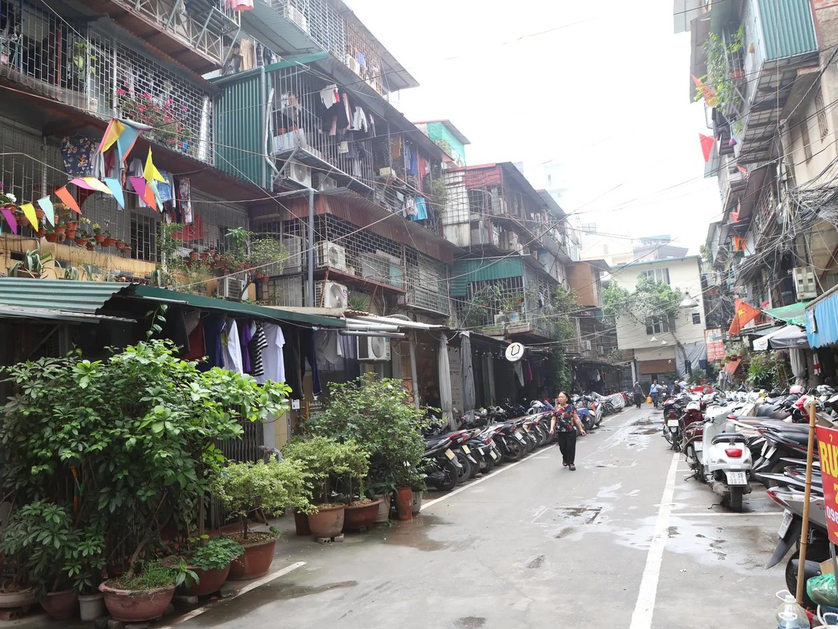 Hanoitimes2's tweet image. Vietnam launches $190 million housing fund, aiming to expand affordable homes and support low- to middle-income buyers.
hanoitimes.vn/national-housi…