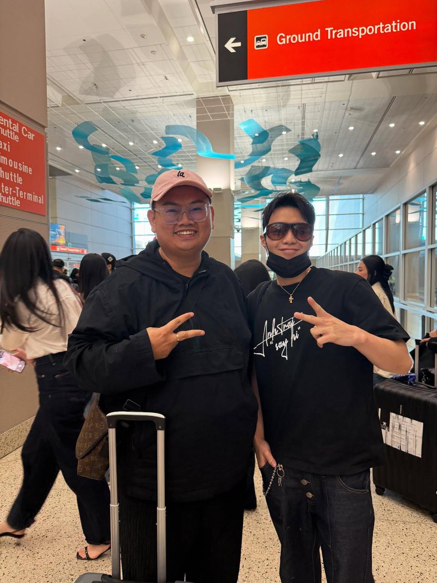 embesbd's tweet photo. NEGAV say 'Hi' Las Vegas 😘✌🏻
Cre: vohieuphuc, nguyen.p714
#Negav
#Embes
#NegavinLasVegas https://t.co/ZQplx7894F