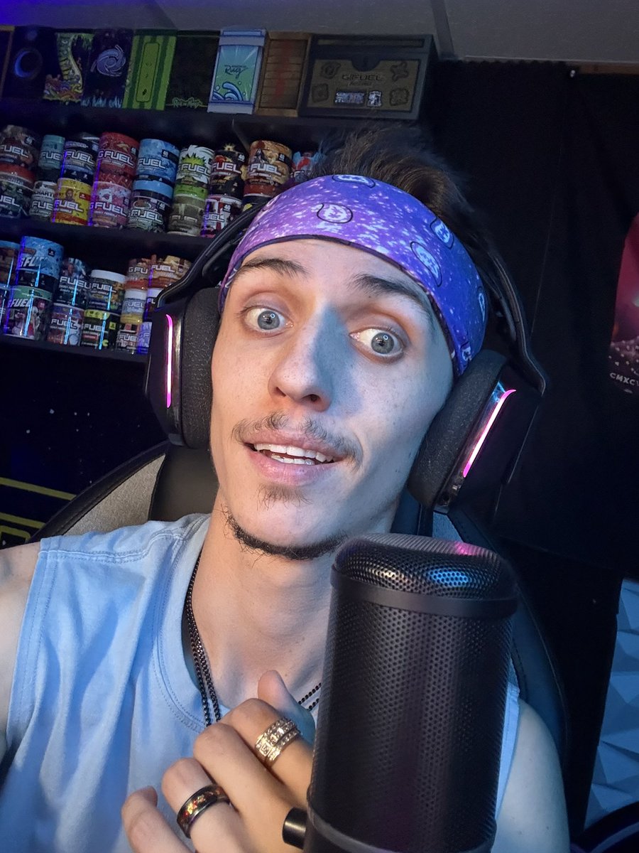 PrpleN's tweet image. Got my 🥜✂️ TIME TO START SOMETHING IN BLITZ 🤣😭 get in here LIVE… kick.com/prplenova