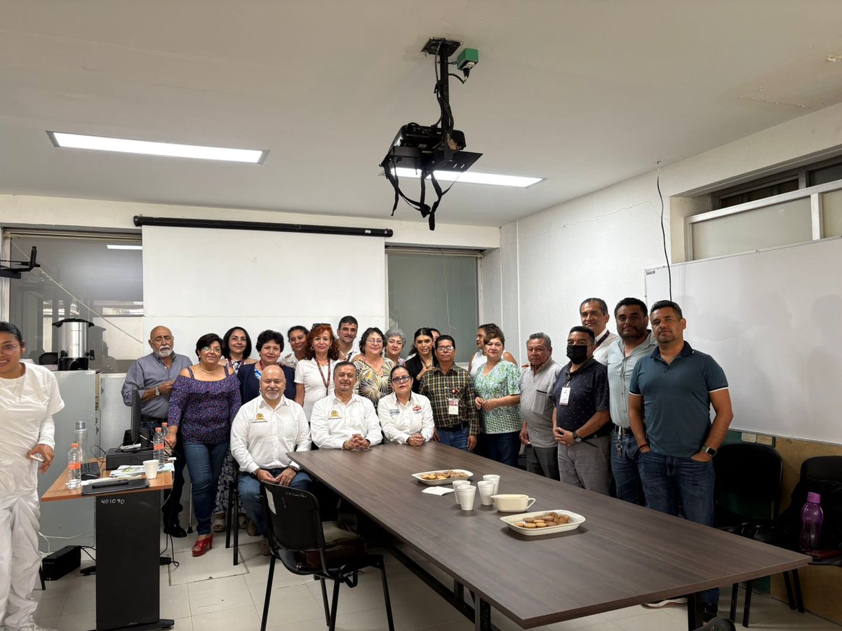 En reunión con los compañeros de la sección 8, Chiapas. Comitán