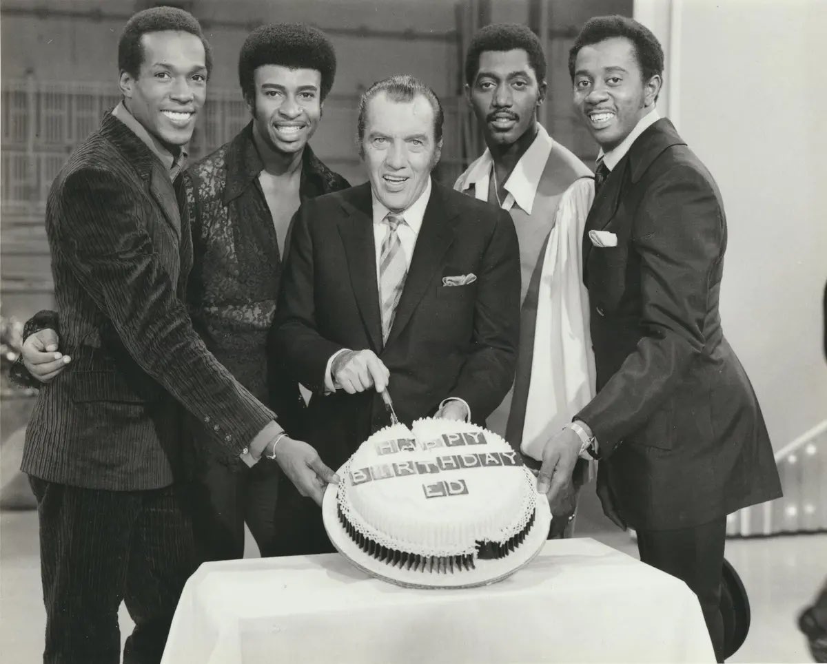 englewoodelaine's tweet image. Sunday Best on @Netflix nytimes.com/2025/07/22/mov… Man, we watched this on Sunday nights.