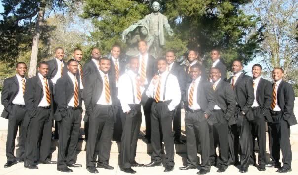 _ian_evans's tweet image. The “Tuskegee Gentleman” campaign from 2010 curated by @_ian_evans for the “Gentlemen of Quality” article for The Black Collegian Magazine.
The Tuskegee Gentleman is Man of high quality that has been selected to engage in the University’s world-renowned educational experience.