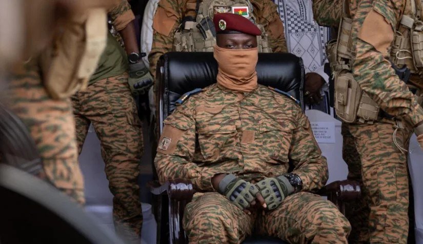 Middle_Eastern0's tweet image. Burkina Faso President Ibrahim Traoré has unveiled an ambitious plan to unify Africa under a single entity called the "United States of Africa."
The plan includes:
One central government
A unified currency called "Afro Money"
A single African passport
Visa-free travel across…