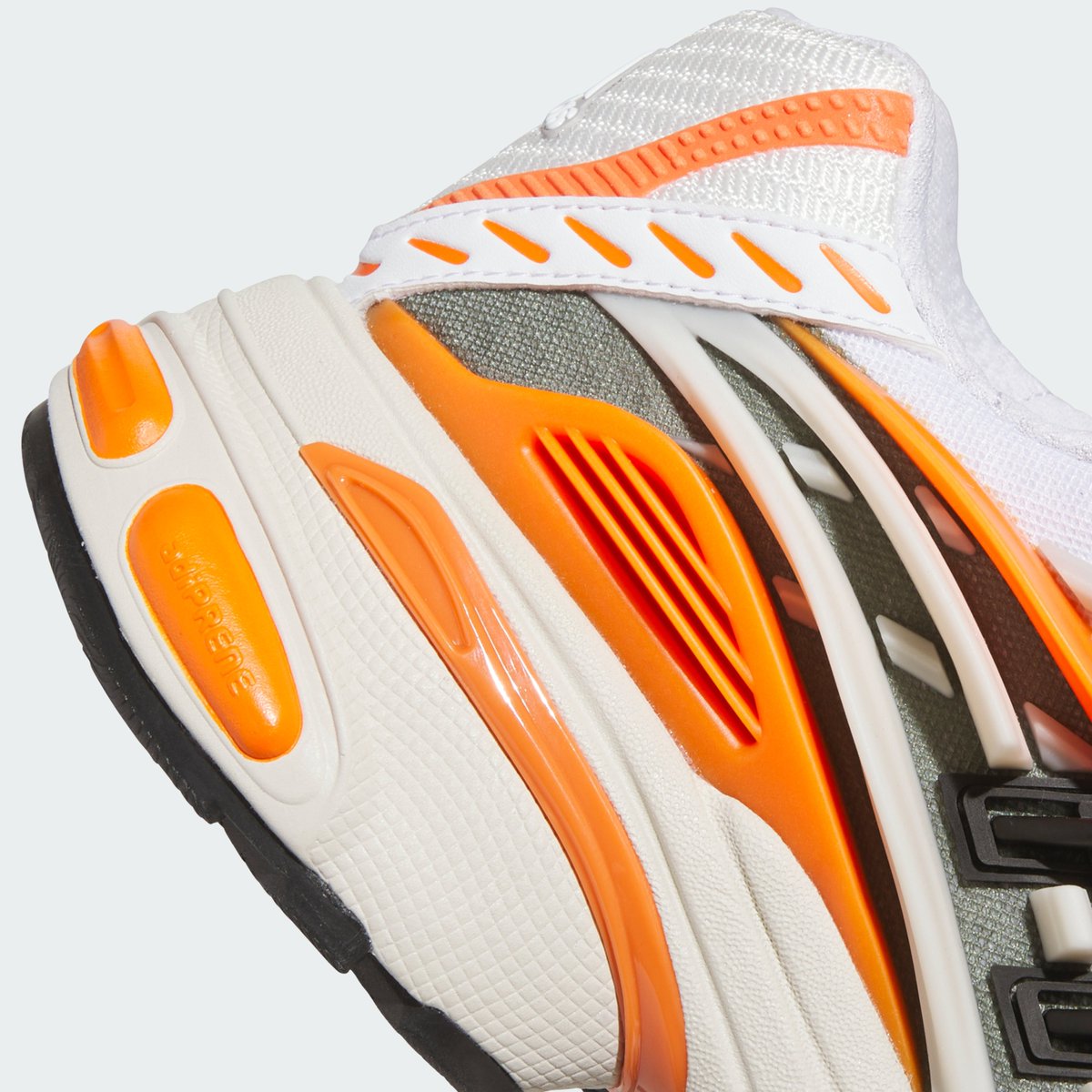 EldenMonitors's tweet image. Official looks at the Pharrell x Adidas Jellyfish dropping August 15