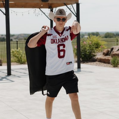 Logan Holle tweet media