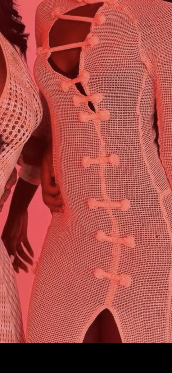 goldenformel's tweet image. Genuine question (cuz Iβm worried for my girl Chelley) does anyone have any idea why Ace feels the need to grip her skin. I understand holding but heβs damn near pinching her πππ