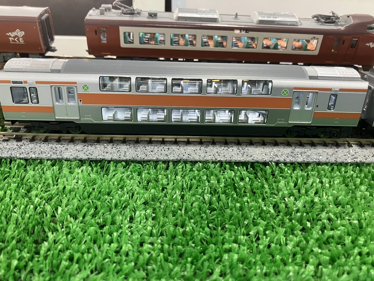 yfs_figure's tweet image. こんにちは🌞
📺じゅん散歩に出たワタシ、ミドルというモノです。本日定休日です。
#グランライトミドル ダブルデッカー搭載例です。クハは通常のグランライト 3です。
「JAMはイーサン(E-3)」一日中唱えて下さい。対面に @Shoryulight 庄龍様のブースがあります。
