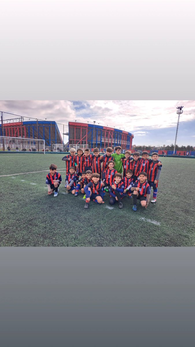 MarceloDiGre's tweet photo. San Lorenzo Cup/Mundialitos Promocionales 
2025 💪💙❤️⚽️🇦🇷🦅
50 instituciones 750 Familias por dia
100 equipos 1500 Familias en 2 dias.
Hay Equipo de trabajo!!!

#Dedicacion #Profesionalismo #Compromiso
#ValoresHumanos #Peretencia #Futbol
#SanLorenzo #Argentina. https://t.co/4dBEw8QfUr