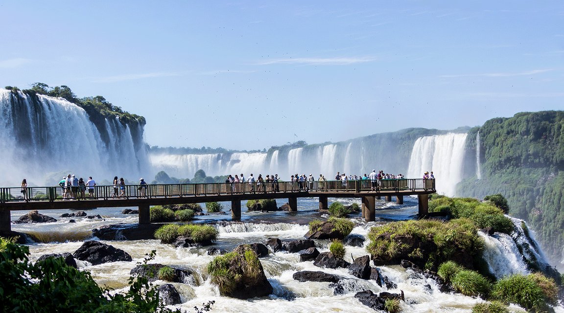 🌍 Destinos con mayor crecimiento turístico en 2025 (variación % llegadas turistas internacionales)

🥇🇵🇾 Paraguay – +53%
🥈🇧🇷 Brasil – +48%
🥉🇨🇱 Chile – +48
🇬🇲 Gambia – +46%
🇮🇱 Israel – +31%
🇻🇳 Vietnam – +30%
🇯🇵 Japón – +23%
🇲🇰 Macedonia del Norte – +22%
🇲🇦 Marruecos – +22%
🇪🇬