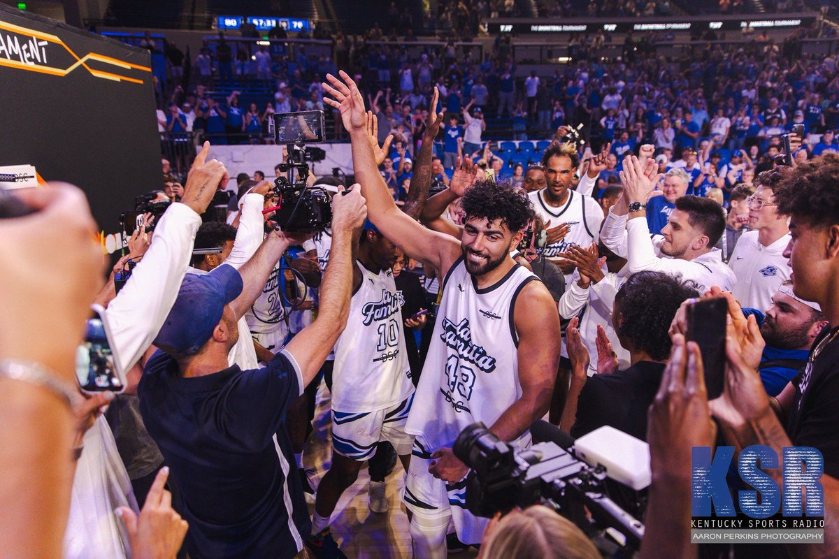 KSRonX's tweet image. La Familia couldn't get it done in this year's TBT, but the Big Blue Nation enjoyed every second of the experience along the way.
➡️ on3.com/teams/kentucky…