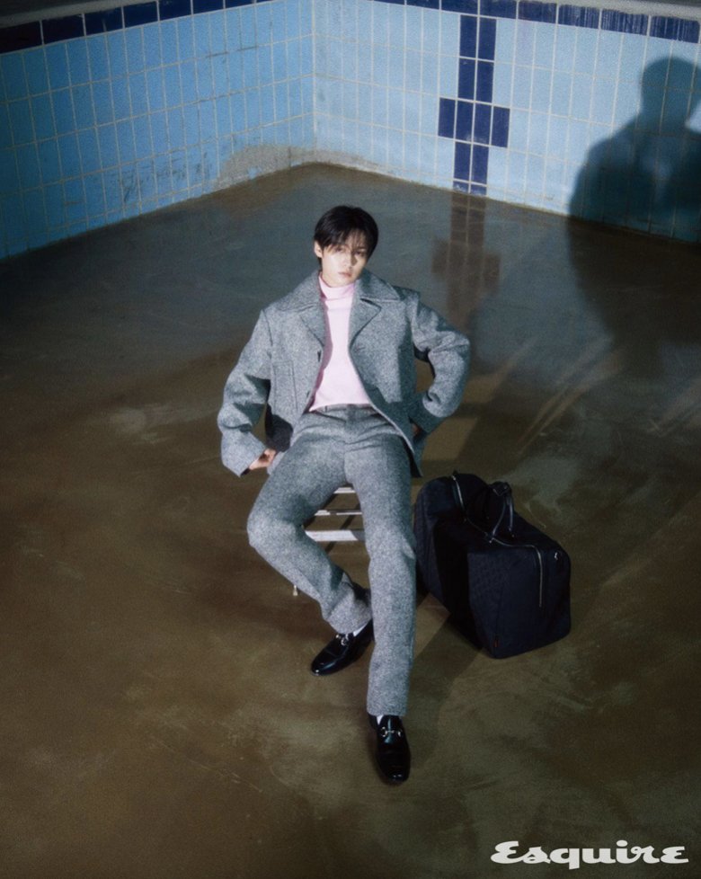 ESQUIRE Korea (@esquirekr) on Twitter photo 반짝반짝하는 순간과 그렇지 않은 순간, 자랑스러운 과거와 알 수 없는 미래. 스트레이 키즈 리노와 함께 나눈 요즘 생각들.
🔗 bit.ly/3IZiJe7
<a href="/Stray_Kids/">Stray Kids</a> <a href="/gucci/">gucci</a> #스트레이키즈 #straykids #리노 #leeknow 반짝반짝하는 순간과 그렇지 않은 순간, 자랑스러운 과거와 알 수 없는 미래. 스트레이 키즈 리노와 함께 나눈 요즘 생각들.
🔗 bit.ly/3IZiJe7
<a href="/Stray_Kids/">Stray Kids</a> <a href="/gucci/">gucci</a> #스트레이키즈 #straykids #리노 #leeknow