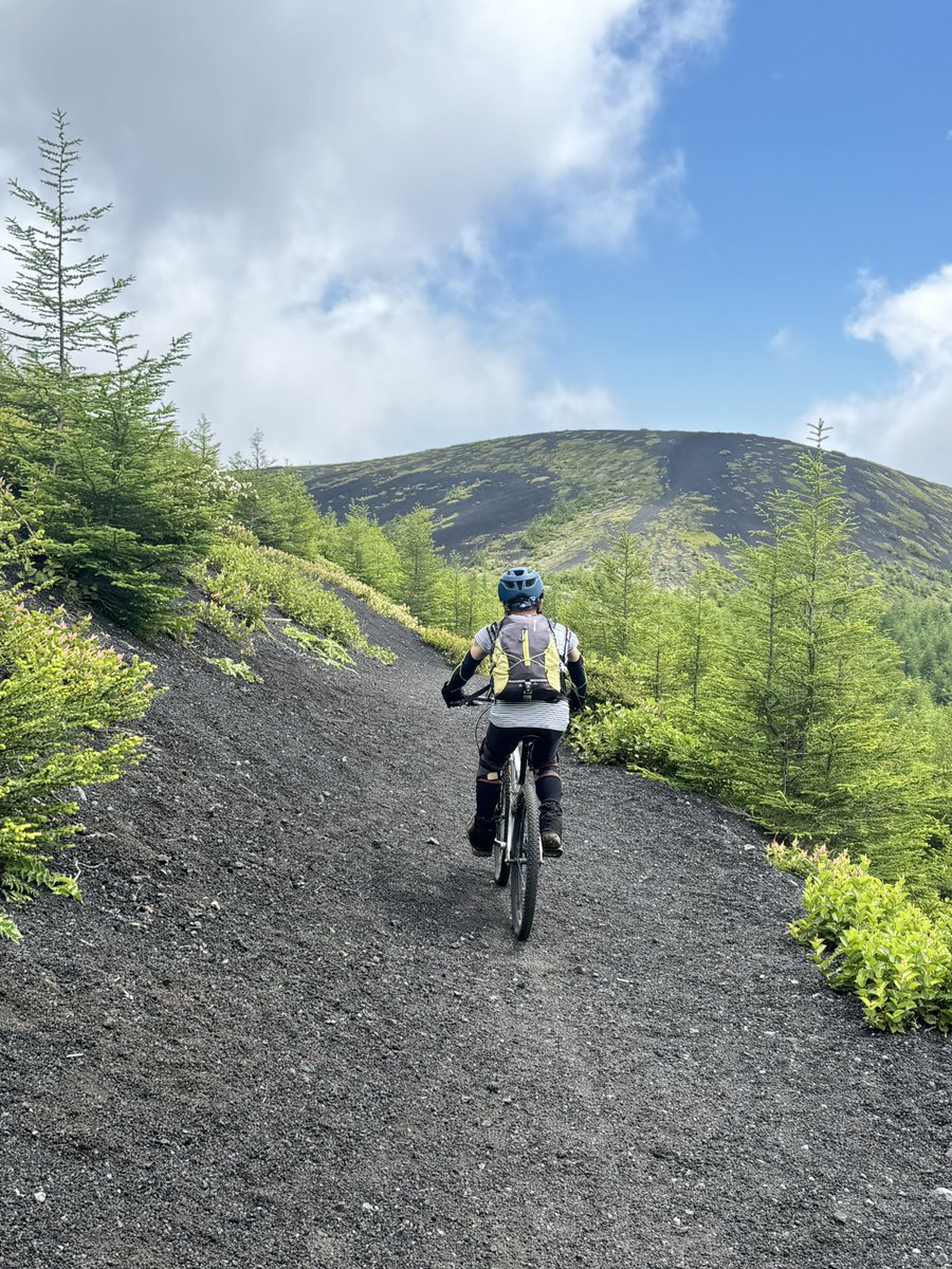 Com9078's tweet image. 今日の富士山さん！

午後から雨予報なのでちょろっと双子山まで登ってきました😊