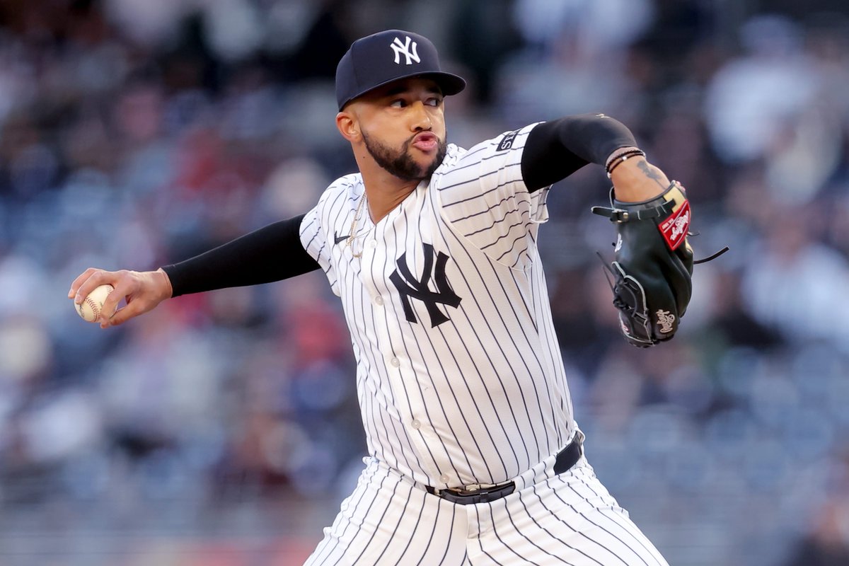 FiresideYankees's tweet image. Devin Williams over his last 27 outings:
2.45 ERA | 36.7% K% | 2.23 FIP | 0.74 WHIP
Yeah... THIS is the elite closer we were promised🔥
#Yankees