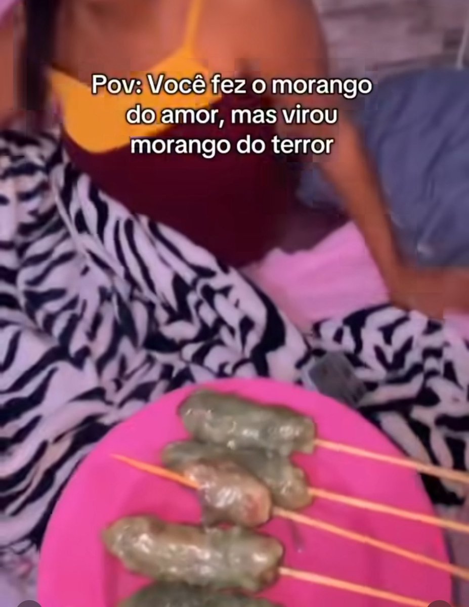Itspedrito's tweet image. Meu novo entretenimento eh ver o povo tentando fazer o morango do amor e criando uma aberracao