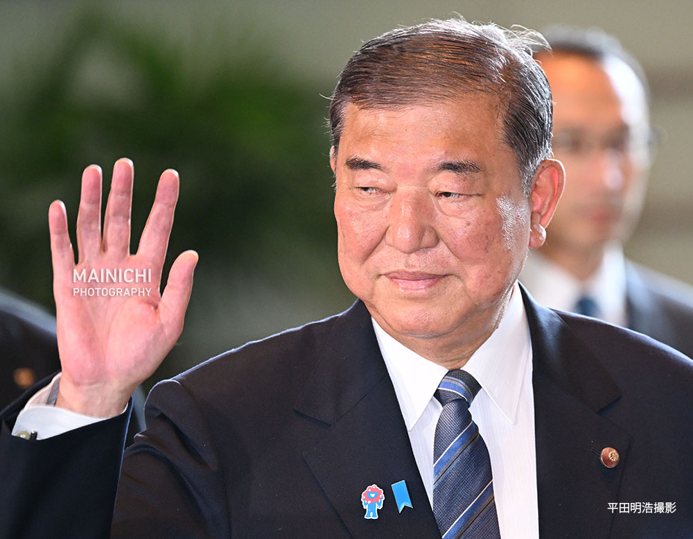 mainichiphoto's tweet photo. 石破茂首相は23日、自民党が8月にまとめる参院選の総括を踏まえ、同月までに退陣を表明する意向を固め、周辺に伝えました

政治の動き写真特集で更新中→https://t.co/jBQUsmluZo https://t.co/35cfrnBDNn