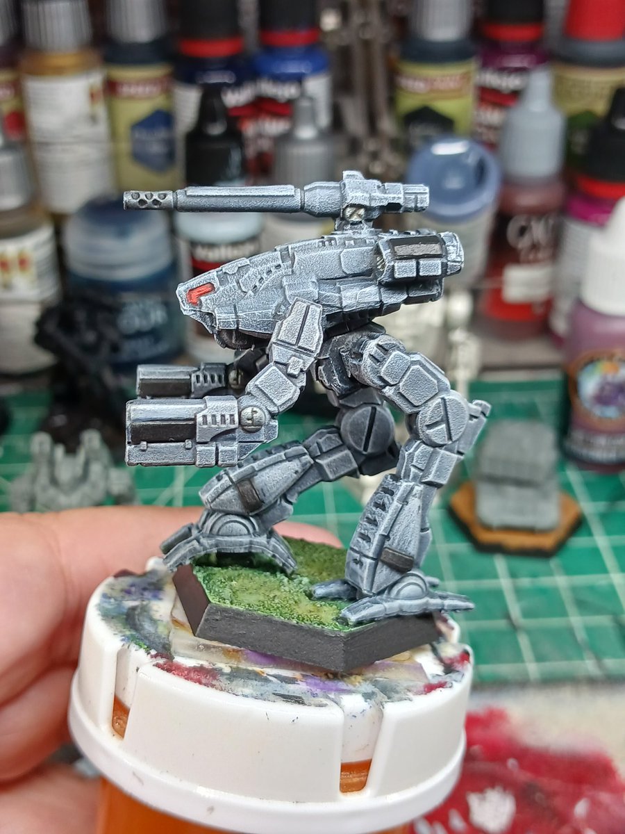 TheHappyHereti1's tweet image. The Genyosha Marauder is done and dusted. Really pleased with how this very simple scheme turned out. Got 3 more mechs to do just like this one.
#Battletech #paintingminis #paintingminiatures #Wargaming