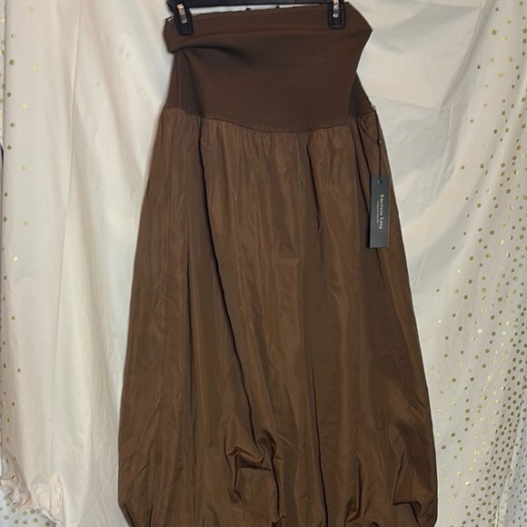 TheBaddestMitch's tweet image. I bought this midi bubble skirt bc I thought it was cute but idk how to style it. It was cute in theory lol
I saw a look on TikTok that was cute but idk. 😭