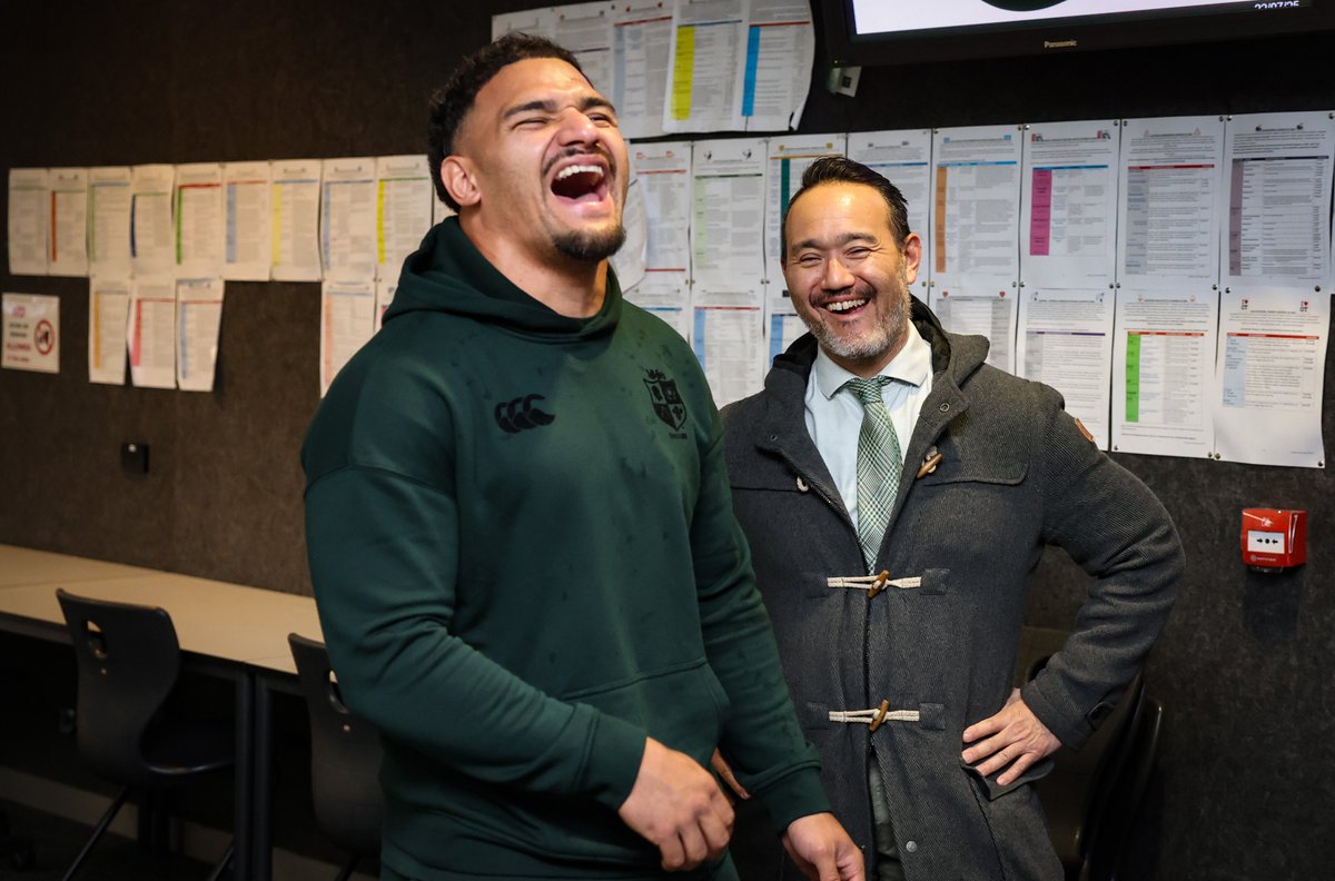 lionsofficial's tweet image. A special return home for Sione as he visited his old school in Melbourne! 🙌🦁
#Lions2025