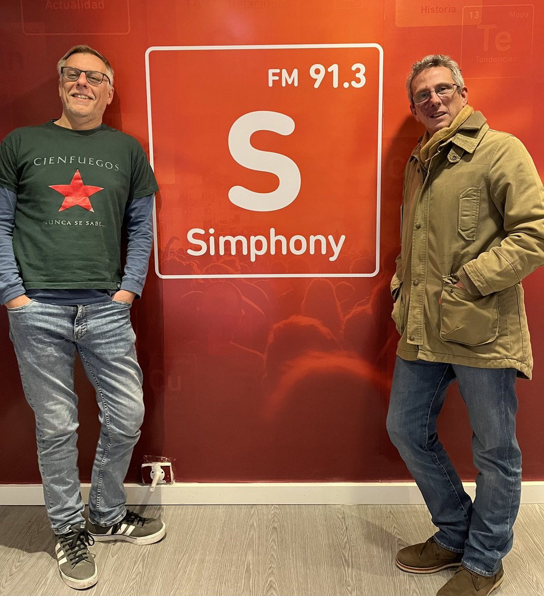 Enlace lunático, como cada martes, hace 12 años, haciendo sonar en el éter buena música por <a href="/fmsimpho/">Radio Simphony 91.3</a>