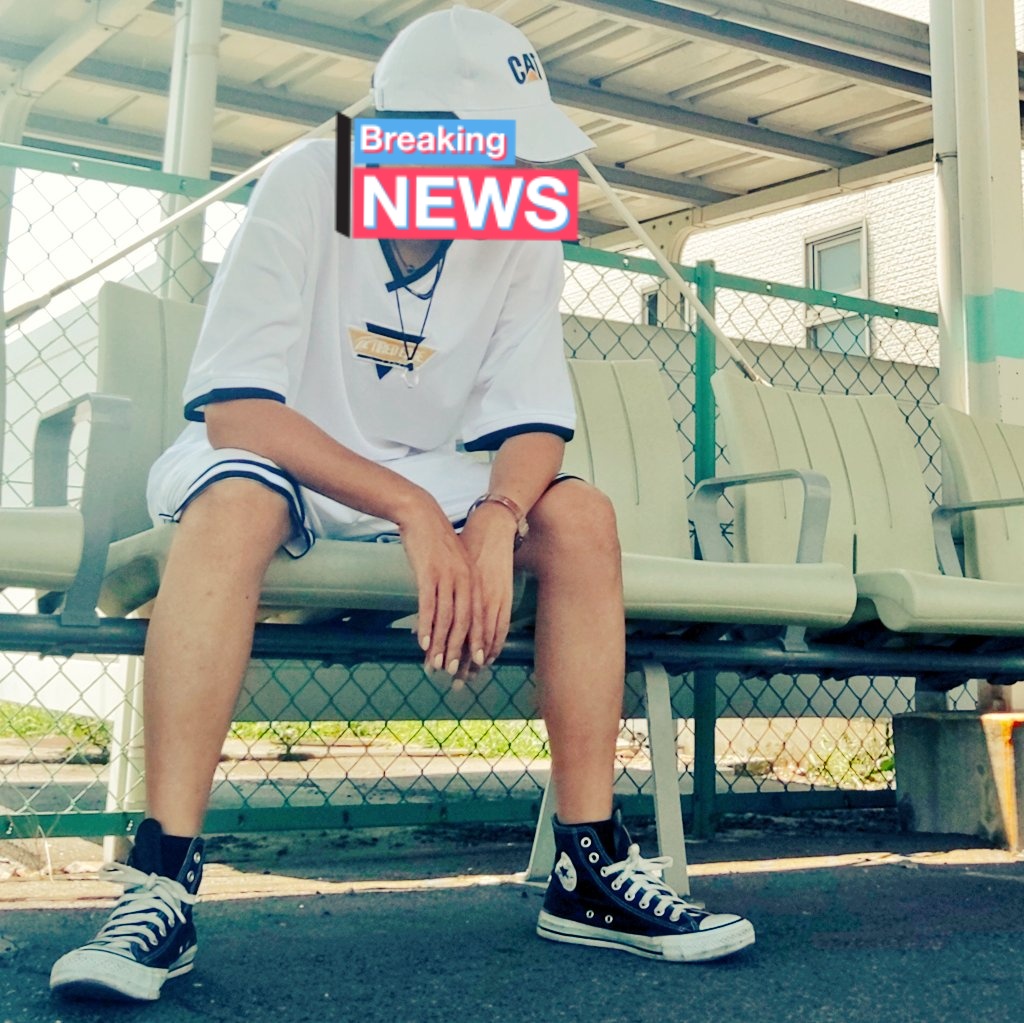 鎮卓半、カッケー服、届いたよ。
今度のライブはこれで行く。
この服に似合う靴が欲しいんだけど、いいのあるかい？
#TIREDEDGE