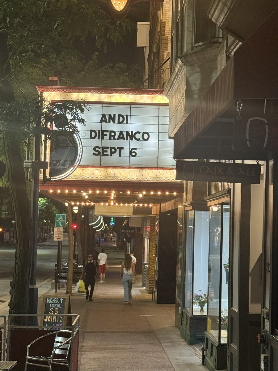 icebbjamz's tweet photo. @anidifranco @OrpheumMadison what up Andi https://t.co/pdFZoskbng