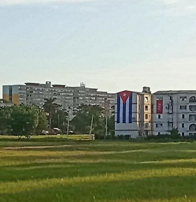 Nuestra Plaza Provisional de la Revolución en #PinardelRío se engalana para celebrar el aniversario 72 del asalto a los Cuarteles Moncada y Carlos Manuel de Céspedes. #LaLuchaNoHaCesado