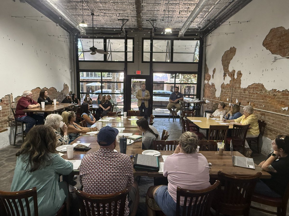 BrentMoneyTX's tweet image. This evening, I had the pleasure of meeting with the Sulphur Springs Downtown Business Alliance to share a general legislative update and discuss measures passed during the regular session that will impact small businesses.
Sulphur Springs is home to a vibrant business…