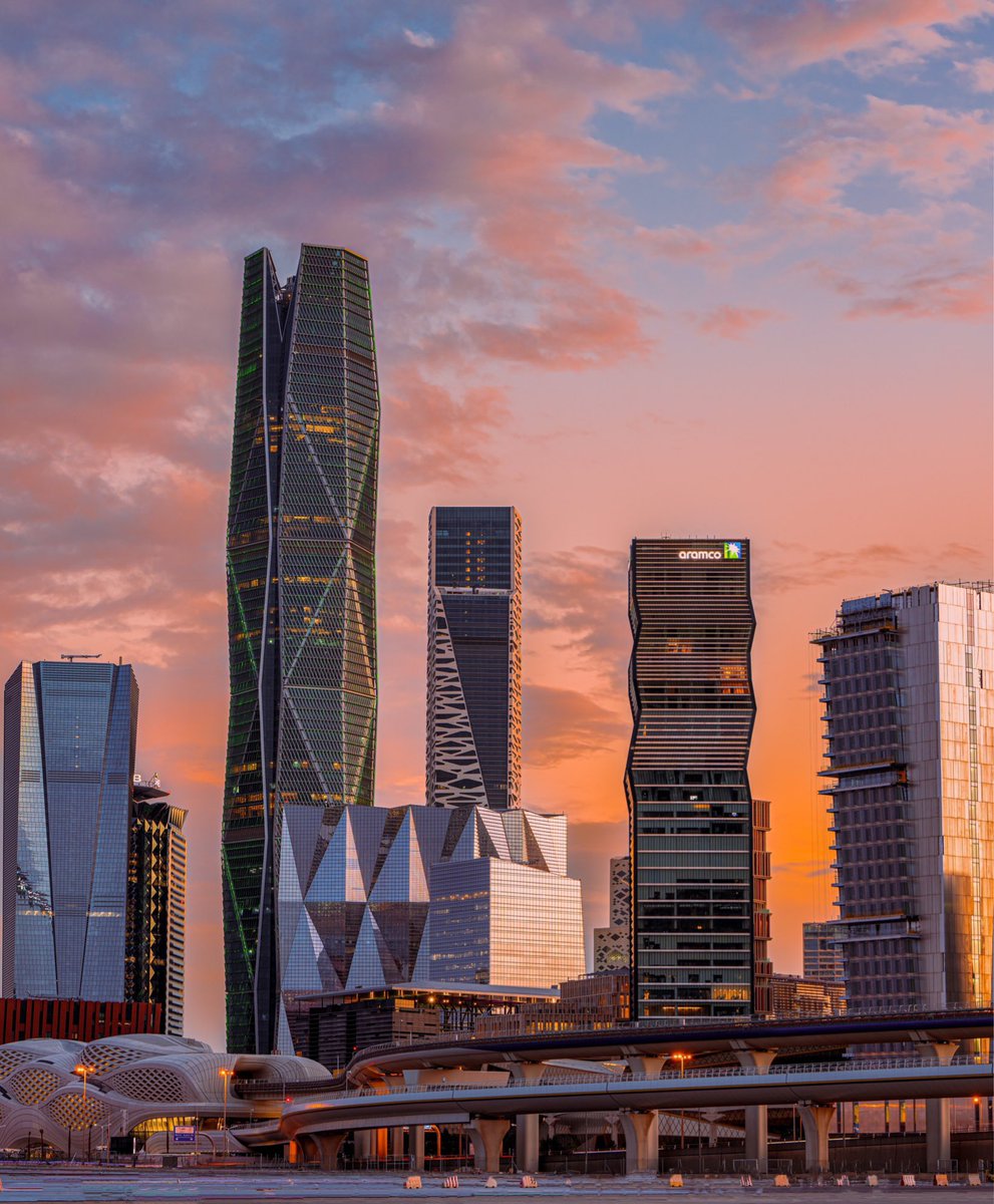 الشروق في أجمل مدينة بالعالم