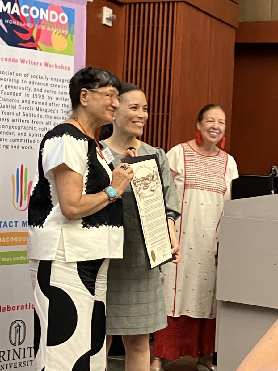sarahschulman3's tweet image. I am teaching at Macondo: a homeland for writers. The brainchild of the great Sandra Cisneros- here receiving a plaque from San Antonio’s lesbian mayor Gina Ortiz Jones. Behind them the great scholar and translator Norma Cantù. Soon NYC will also have a good looking mayor.