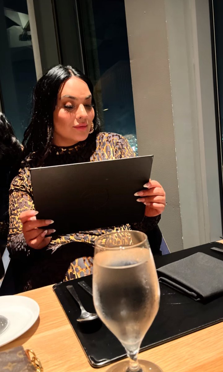 MayeliClub's tweet image. Buenas noches 🖤