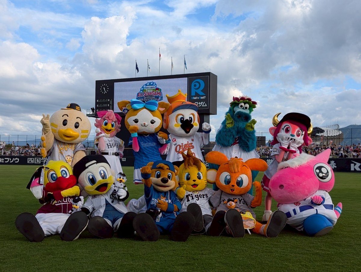 hawksHarry's tweet image. 7/20に行われたフレッシュオールスターin丸亀にハニーとひな丸が行きました☆
みんなと会えてとても楽しかったみたい♪♪
さぁ、今日から2日間はオールスターゲーム⚾️
お祭りを楽しんで、盛り上がって行きましょう👊🏻
#sbhawks