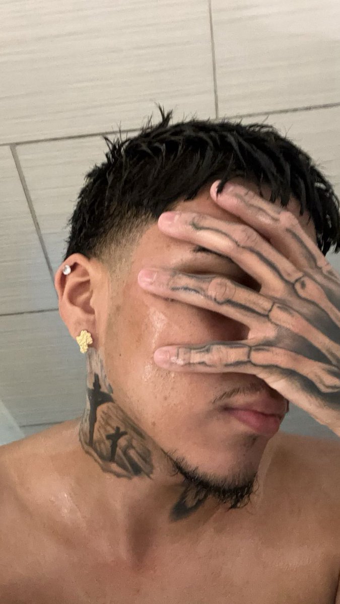 unknownpotna's tweet photo. should I get more tats ?🥲 https://t.co/bPlYURSC2k
