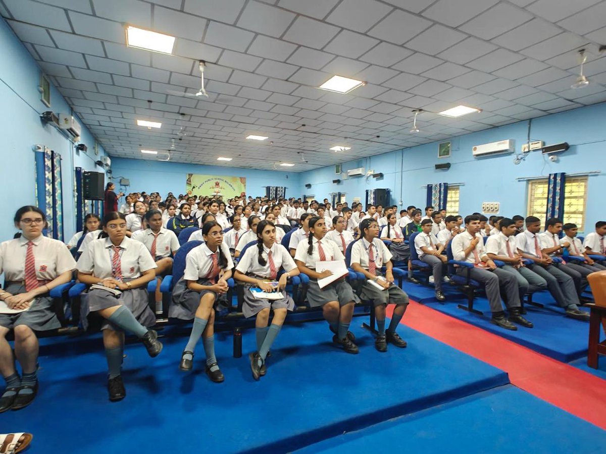 IaSouthern's tweet image. #OperationSindoor: A Testament to Unmatched Valour & Courage !
As part of the nationwide outreach campaign under #OperationSindoor, officers from Telangana & Andhra Sub Area (TASA) visited schools and colleges in #Telangana and #AndhraPradeah . They presented verified accounts…