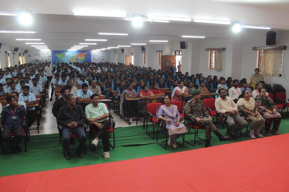 IaSouthern's tweet image. #OperationSindoor: A Testament to Unmatched Valour & Courage !
As part of the nationwide outreach campaign under #OperationSindoor, officers from Telangana & Andhra Sub Area (TASA) visited schools and colleges in #Telangana and #AndhraPradeah . They presented verified accounts…