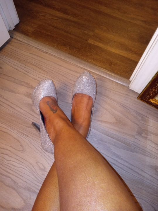 ObeyAndTributeX's tweet photo. ✨ Legs crossed. Mouth shut. Wallet open.
I don't have to say a word for you to know who’s in charge.
Pay to be ignored by a Goddess who looks this good doing nothing.

📥 DMs open for tributes only.
💸 #Findom #IgnoreMe #BlackGoddess #PayToPlay #FeetAndHeels #FinancialDomination