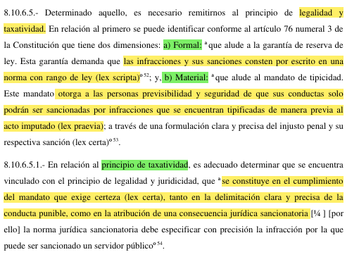Veritas_Ec's tweet photo. 🔍 ¿Por qué el procedimiento administrativo ES la verdadera barrera de protección frente al poder sancionador del Estado?

💡¿Cómo convencer a la Administración de que el procedimiento administrativo no es un mero formalismo doctrinario sino una garantía real (reconocida por nuestros propios jueces de la Sala especializada de la Corte Nacional de Justicia)

📌 Hoy, mientras redactaba un recurso de apelación de un procedimiento administrativo sancionador, sentí la necesidad de mostrar a la Administración Pública que no estoy recitando doctrina en abstracto: la garantía del procedimiento administrativo que defendemos ya está escrita con todas sus letras en las sentencias que emite la Sala Especializada de lo Contencioso Administrativo, en sus fallos. 

En una sentencia 09802-2015-00307 junio de 2025 qué encontré, deja claras varios conceptos sobre el procedimiento administrativo que conviene tener siempre a la mano (ojalá sobre el escritorio de cada autoridad sustanciadora):

1.      El procedimiento administrativo desde la esfera de garantía debe ser comprendido como un conjunto coherente de actividades reguladas en normas tipo regla y principios, orientadas al cumplimiento de sus fines y al ejercicio de los derechos reconocidos en la Constitución (ejercicio de la función administrativa)
2.     Existen garantías mínimas y reglas claras (juridicidad y legalidad objetiva) que esta limitada y vinculada por los derechos (efecto de irradiación)
3.     El procedimiento es propiamente dialéctico en su esencia; se relaciona con la producción de actos administrativos.”
4.     El ejercicio del ius puniendi estatal debe estar compactado e irradiado por los principios de inocencia, objetividad, non bis in idem, legalidad, taxatividad, derecho a ser informado, juridicidad, proporcionalidad, igualdad, prohibición de discriminación, entre otros.
5.     Sobre el art. 76.3 CRE (legalidad y taxatividad)
• Dimensión formal —“garantía de reserva de ley (lex scripta)”—; las infracciones y sanciones deben constar en una norma con rango de ley.
 • Dimensión material —“mandato de tipicidad (lex praevia & lex certa)”—; las conductas sólo pueden ser sancionadas si están tipificadas previamente y con claridad y precisión.
6.     En relación con el principio de taxatividad, se constituye el cumplimiento del mandato que exige certeza (lex certa). 

📚 Les comparto a los colegas que defienden a personas frente a la Administración Pública en procedimientos administrativos sancionatorios, creo que incorporar el contenido de esta sentencia va fortalecer nuestros escritos. 

#Compartan y #Reaccionen a la publicación para que más colegas tengan acceso a esta información que comparto. 🤗