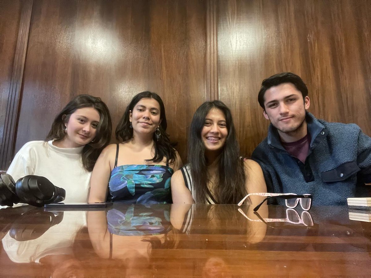 Hilo:
<a href="/CruzaElDato/">Cruza El Dato</a>  quiere CONSTRUIR a partir de las diferencias!
Ángela y Alejandra después de participar en el CONVENCEME del aborto, fueron elegidas para participar en la primera mesa de trabajo del proyecto "Construyendo Puentes" en donde se busca soluciones para el país 🙌🤝