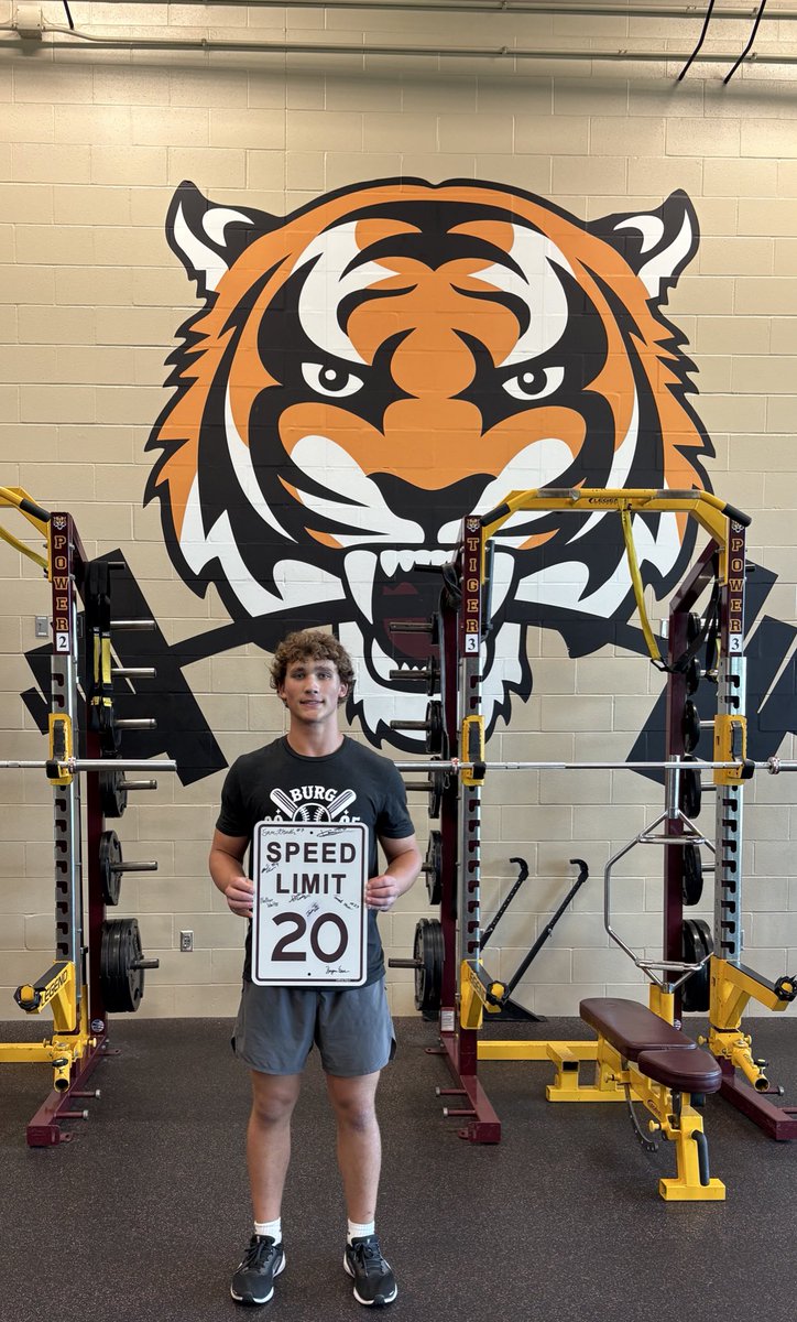 Bryson Esser (@esserbryson10) on Twitter photo 20mph clubโผ๏ธ
CO 28 LB
6โ 1/2 in. 210lbs
<a href="/HHSTigerFBall/">Tiger Football</a> <a href="/Jordan_Soukup/">Jordan Soukup</a> <a href="/BAUERS_ELITE/">Bauerโs Elite</a> 20mph clubโผ๏ธ
CO 28 LB
6โ 1/2 in. 210lbs
<a href="/HHSTigerFBall/">Tiger Football</a> <a href="/Jordan_Soukup/">Jordan Soukup</a> <a href="/BAUERS_ELITE/">Bauerโs Elite</a>