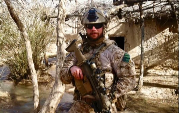 crenshawfangirl's tweet image. Words can’t explain how much Dan Crenshaw is my hero. I will keep saying it, and I will keep saying it into the rooftops.
This man is my fucking hero. I wanna be in the military just like him. I wanna be a great person just like him. I love him so much.