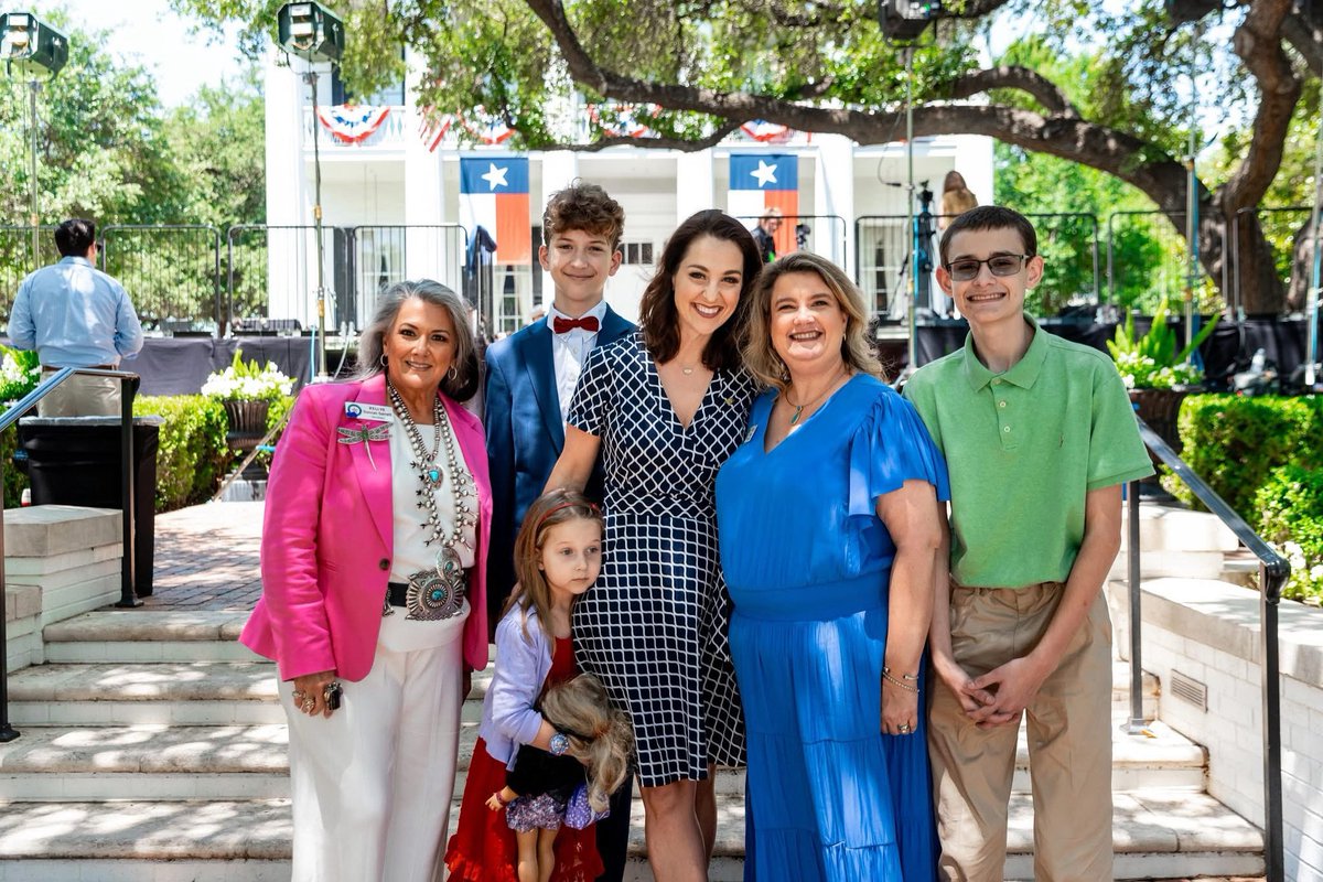 HicklandHillary's tweet image. 🎉 Congratulations to my friend and fellow education freedom fighter, Jill Tate on being named President of the Texas Federation of Republican Women! 🇺🇸
You’ve already been a strong leader for our state, and I have no doubt you’ll lead TFRW with the same passion and conviction.…