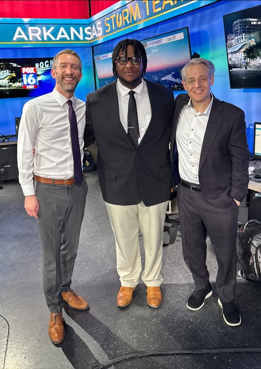 joel_off_air's tweet image. It’s hard to believe summer’s almost over! (Well, summer vacation that is...) Today we said goodbye to our fantastic intern, Jonathan Williams.
He’ll be heading back to Greensboro soon to continue studying meteorology at North Carolina A&T State University. Jonathan made great…