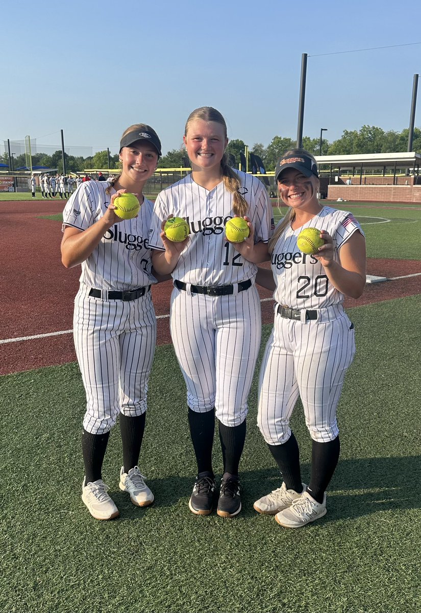 Day ✌🏼 

Tier 1 Super Regionals ✅ 
Homeruns ✅ 

🆚 Aces
⏰9am
📍Grand Park D - 24
♥️🤍🖤 #Sluggers