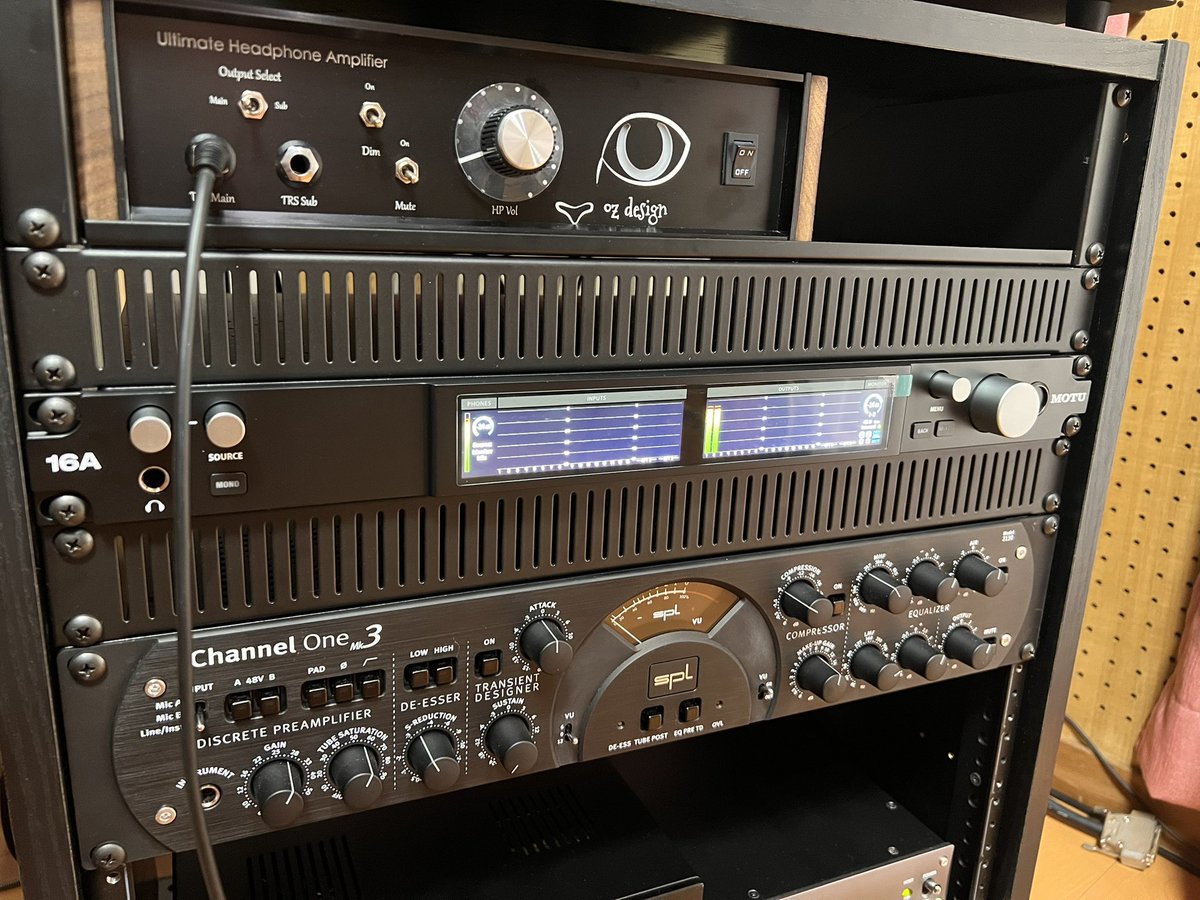 Aki_2071's tweet image. SMITHS @SmithsDigital さんに今回もお世話になり、インターフェイスを4年ぶりにmng!デモ機の音を聴いて即決でした!
Motu『16A gen2』
SMITHSさんにはデモ機手配から様々ご対応いただき、感謝感謝です!!
次はクロックを導入か🤔